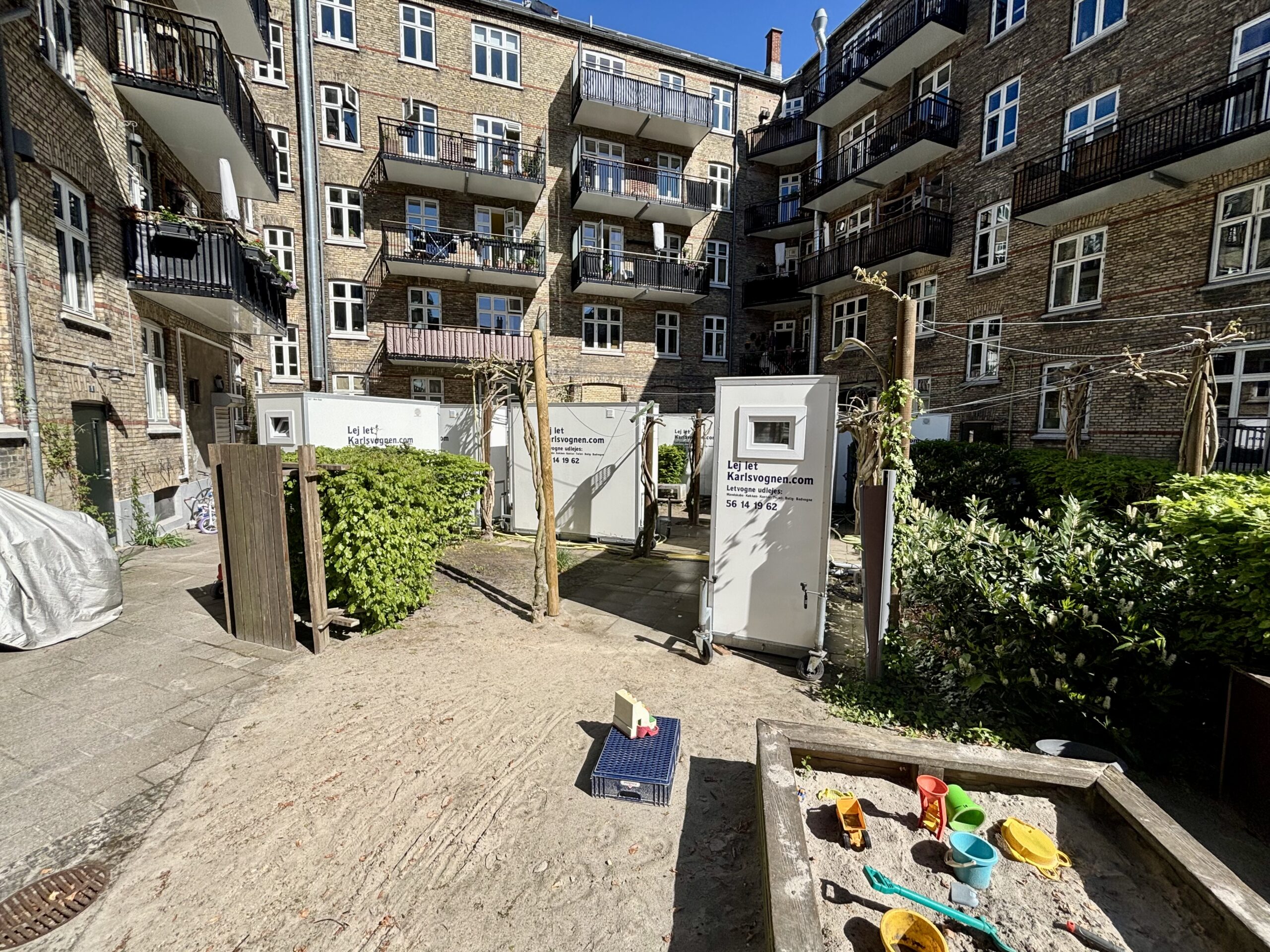 Karlsvognen_polensgade_minibade_plads til leg